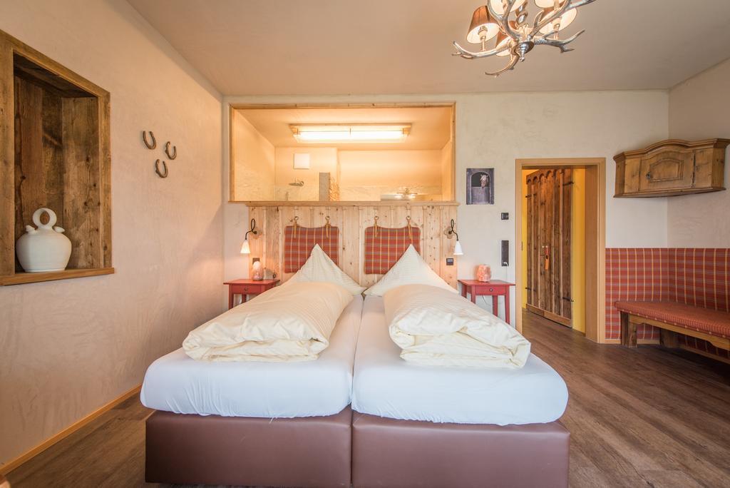 Landhotel Und Gasthof Hirsch Huettenreute Hosskirch Exterior foto
